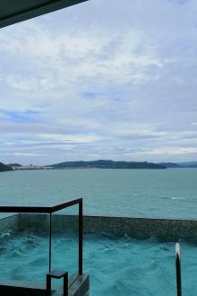 Bị Ép Vác Tổng Giám Đốc Về Nhà