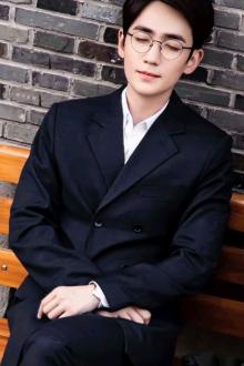 Người Theo Đuổi Ánh Sáng (Nguy Lan Fanfic)