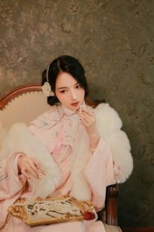 Cô Đào Hát Của Chú Lương