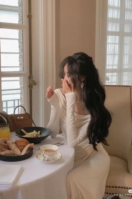 Mang Theo Con Của Phó Tổng Về Quê