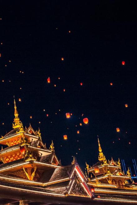 Con Cưng Thiên Đạo Mở Cửa Tiệm Lừa Gạt