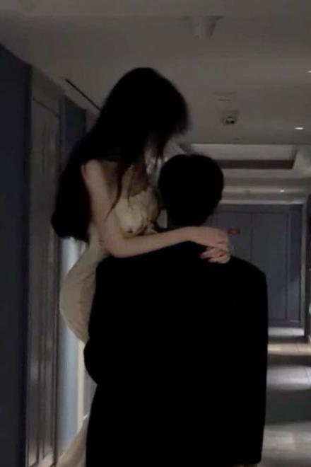 Bạn Có Anh Chồng U Ám Không?